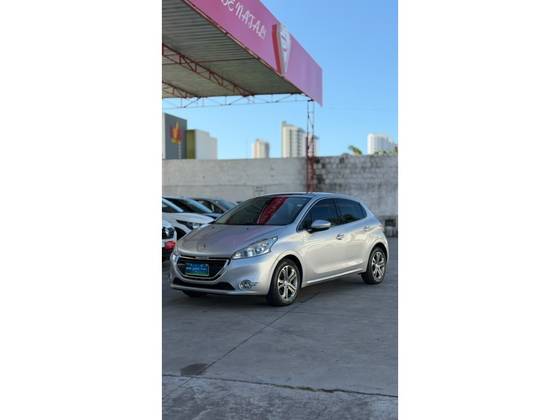 PEUGEOT 208 1.6 GRIFFE 16V FLEX 4P AUTOMÁTICO PEUGEOT 208 1.6 GRIFFE 16V FLEX 4P AUTOMÁTICO